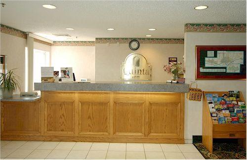 La Quinta Inn & Suites By Wyndham Peru Starved Rock St Park Interior foto